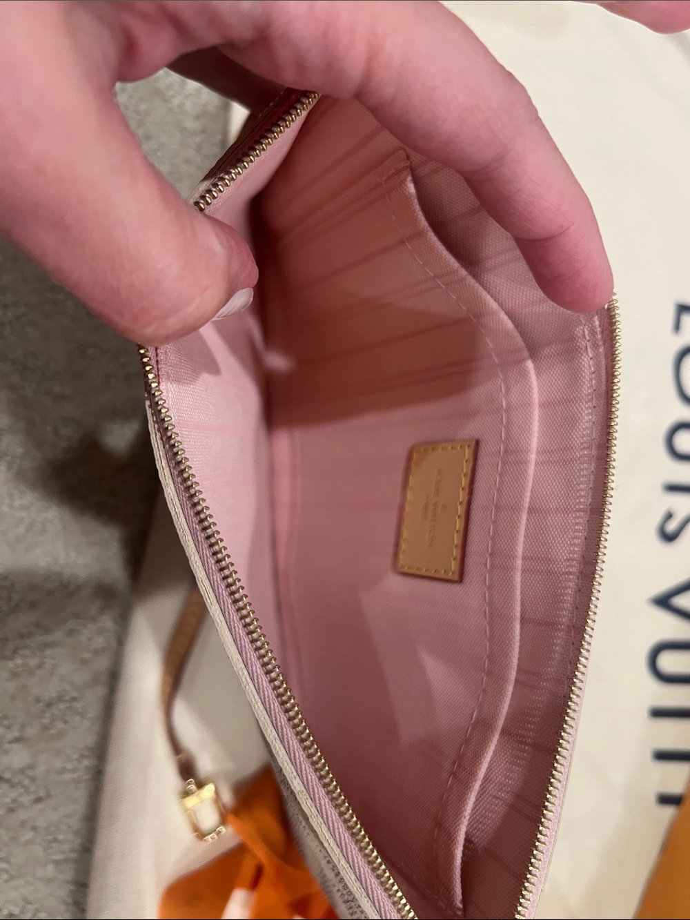 Authentic Louis Vuitton Damier Azur Tote with Pink Interior and Vachetta Trim - Picture 7 of 17